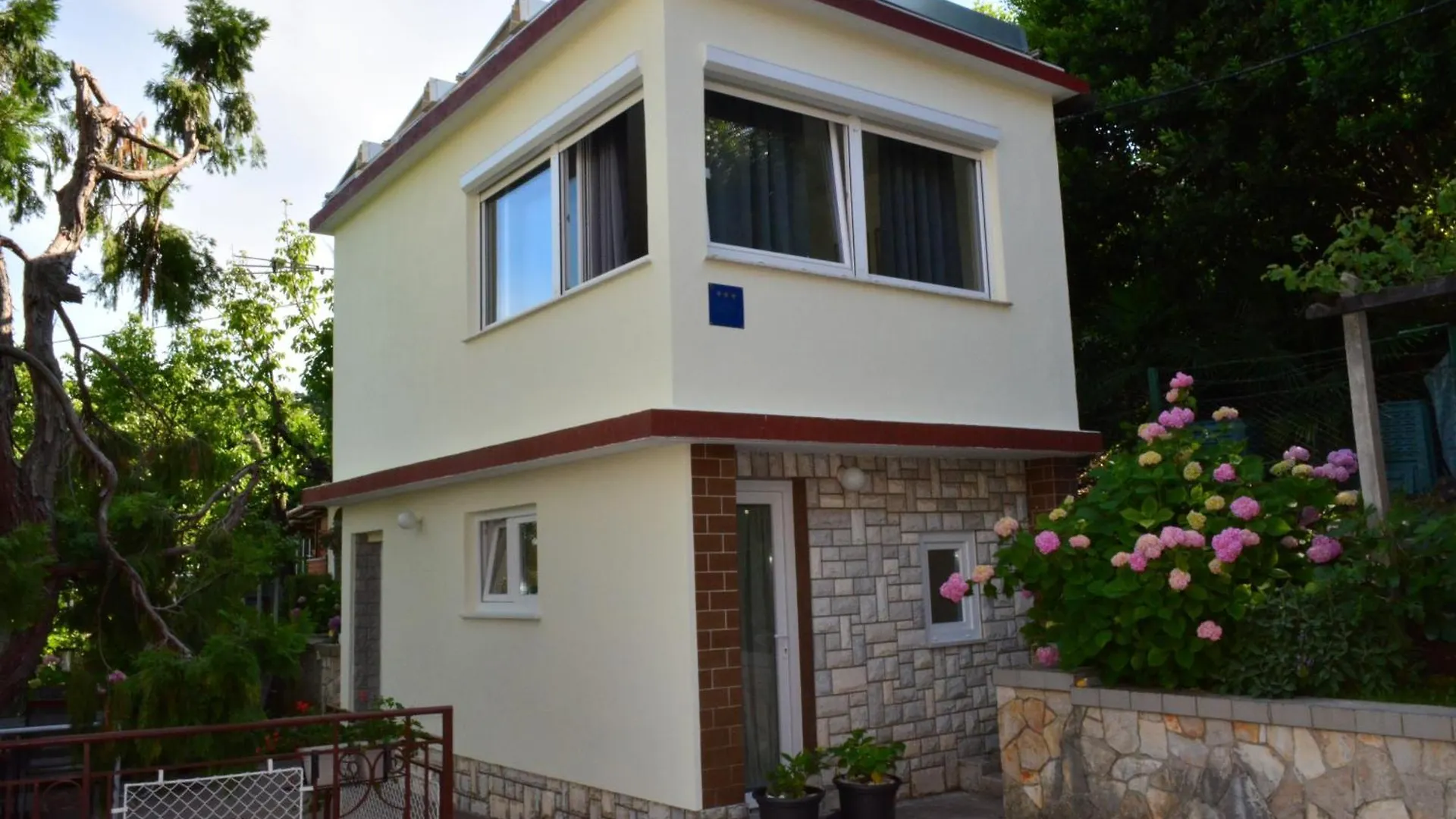 אופטיה Apartments Zigulic 0*,
